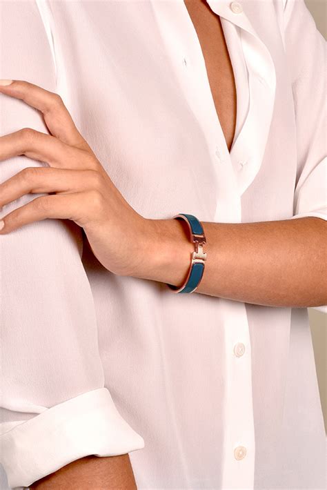 hermes narrow enamel bracelet rose gold bleu biarritz|hermes enamel h bracelet size.